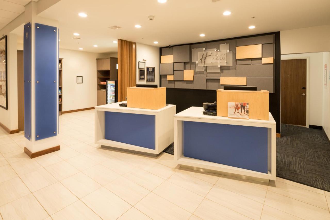 Holiday Inn Express Hotel & Suites Bay City By Ihg Exterior foto